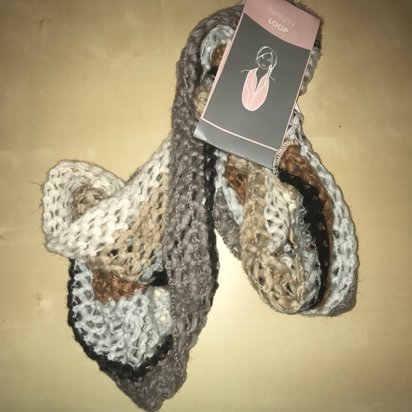 Infinity Loop Scarf - Picture 2 of 3